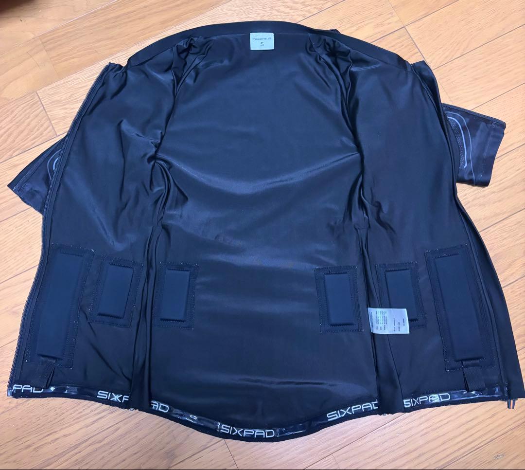 【今月末削除、最終価格】シックスパッド　パワースーツ　トップ　レディースS