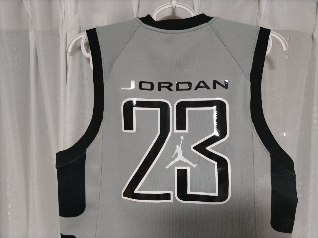 NIKE JORDAN Vネックタンクトップ （188071）