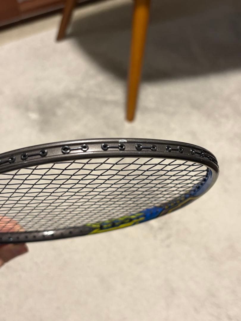 ヨネックス　ナノレイ800 4UG5