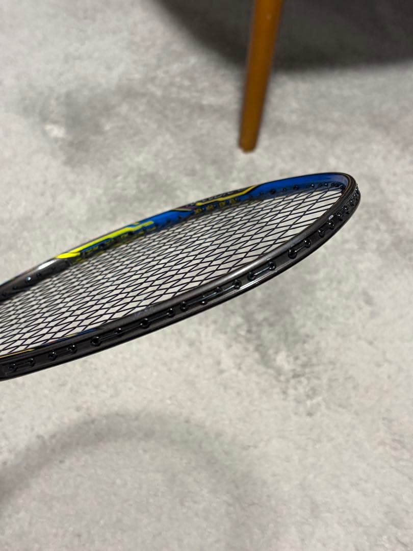 ヨネックス　ナノレイ800 4UG5