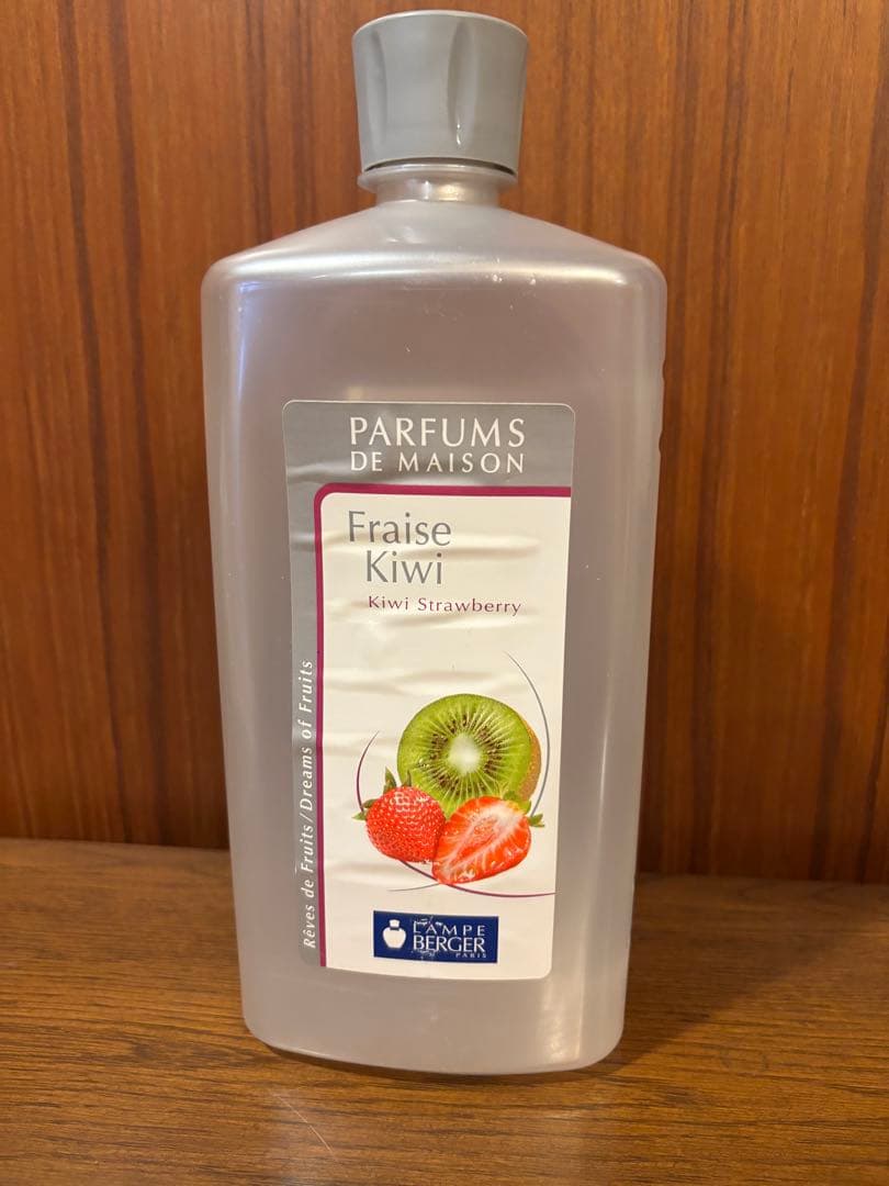 ランプベルジェ　オイル　イチゴとキウイとサクラ1000ml✖️2本
