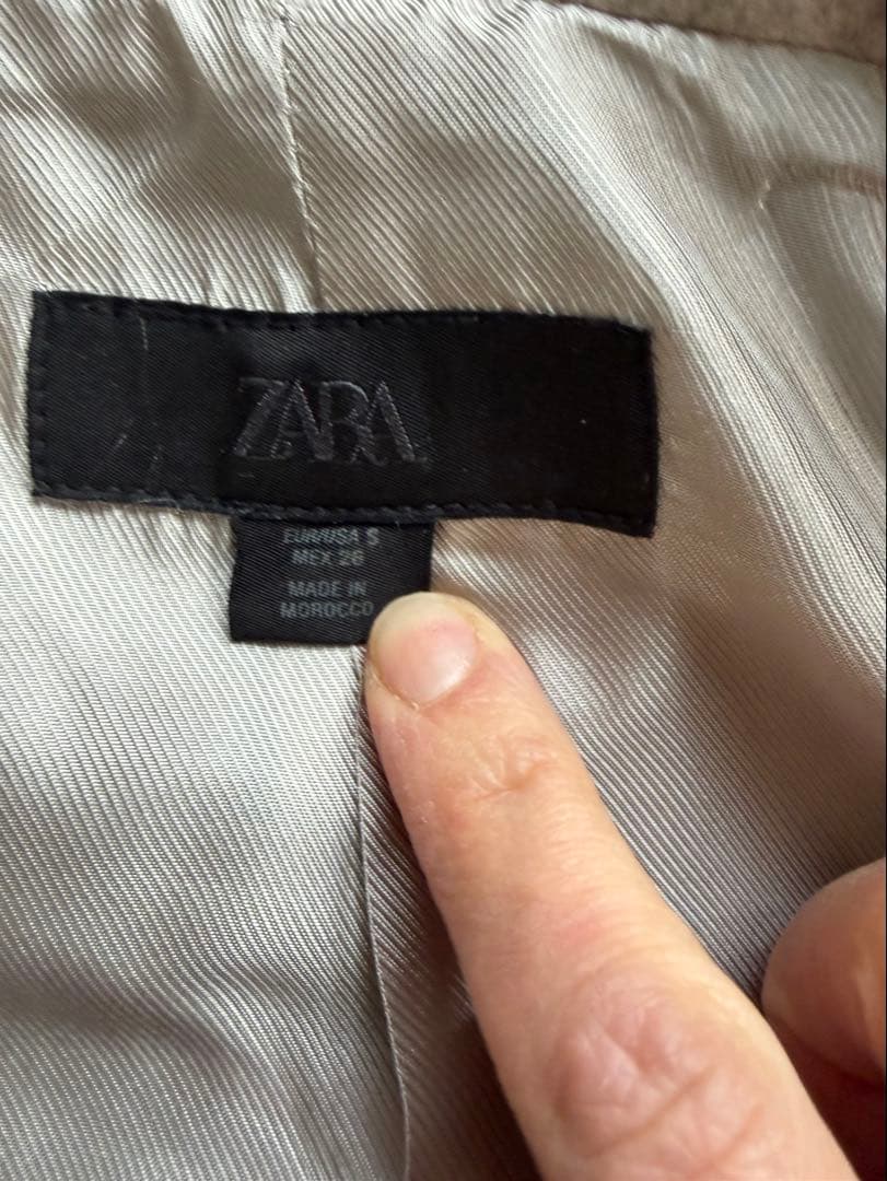 ハイネックショートコート　ベージュ　Sサイズ　ZARA