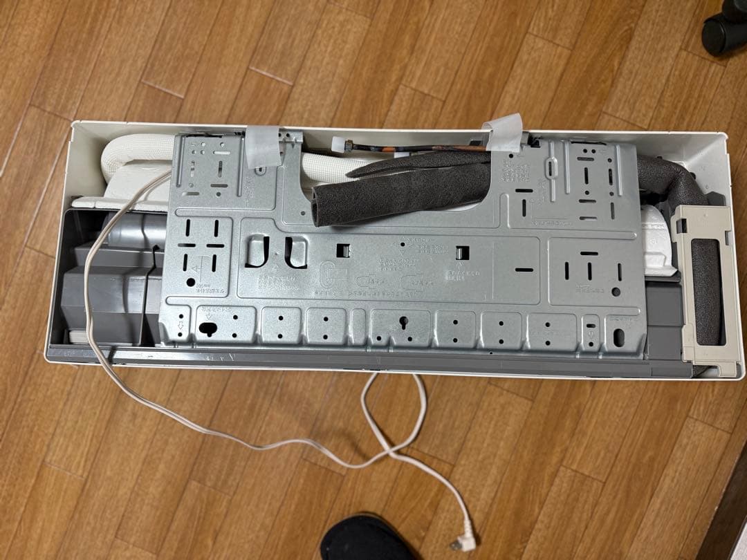 ダイキン ルームエアコン AR22WESK-W（2019年製）室内機と室外機付き