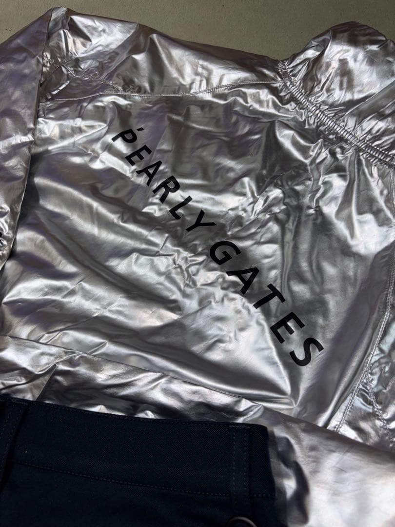 （美品）パーリーゲイツ、プラチナシルバー、ジャケットとスカート、サイズ上0、下1