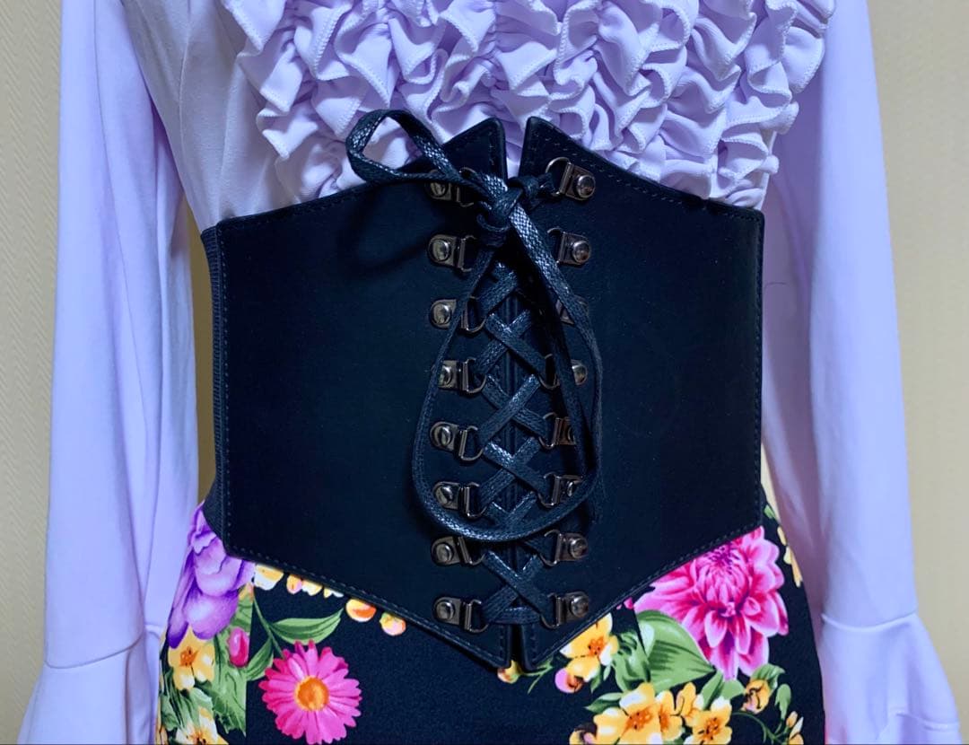 フラメンコ衣装　イベリアエルモサファルダ➕ベルト➕ブラウスの3点セット　M〜L