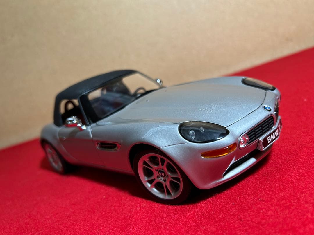 【1/12まで限定価格】京商　1/18  Z8