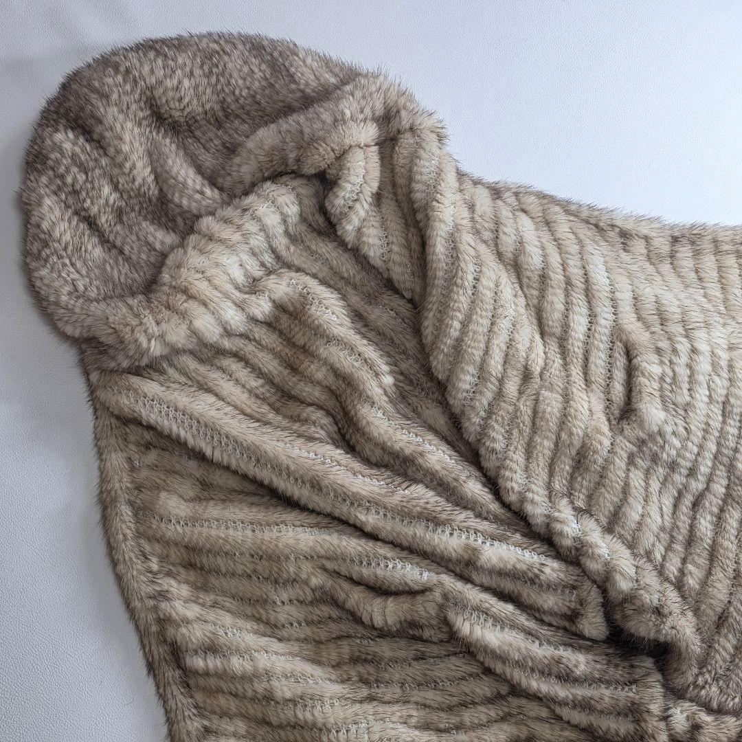 豪華✨️stunninglureスターニングルアー　ミンクファ100%　ポンチョ