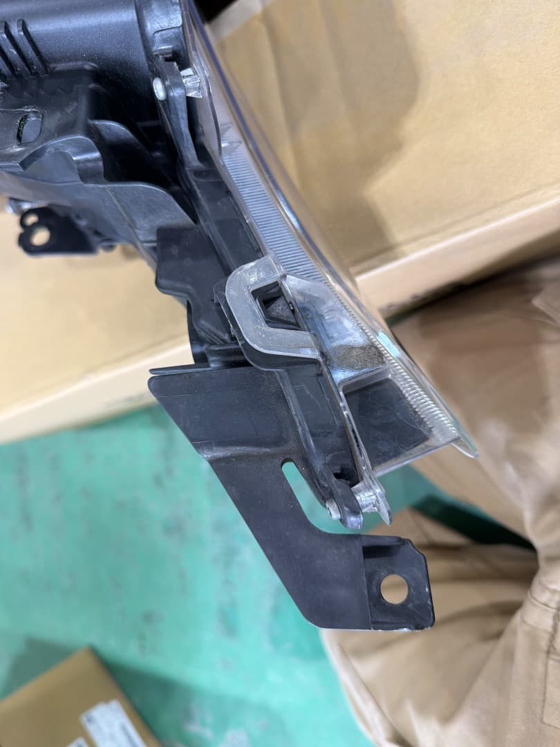 プリウス ヘッドライト 右 50