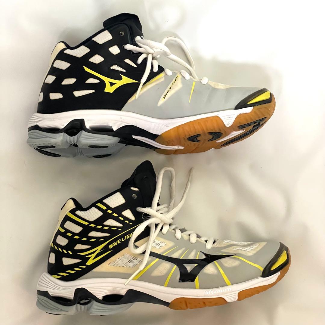 ミズノ バレーボールシューズ 23.0cmウェーブ ライトニング Z