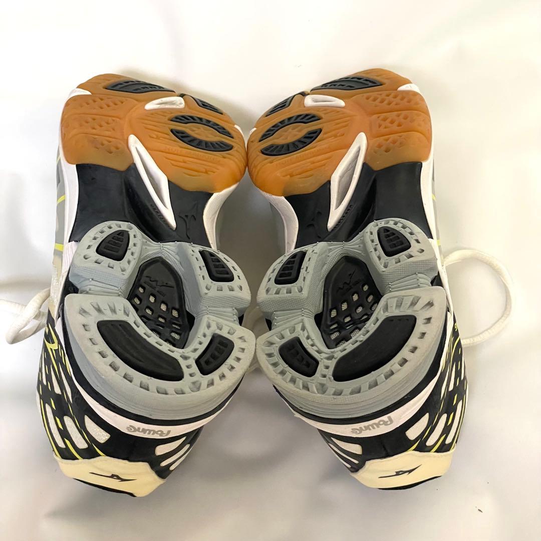 ミズノ バレーボールシューズ 23.0cmウェーブ ライトニング Z