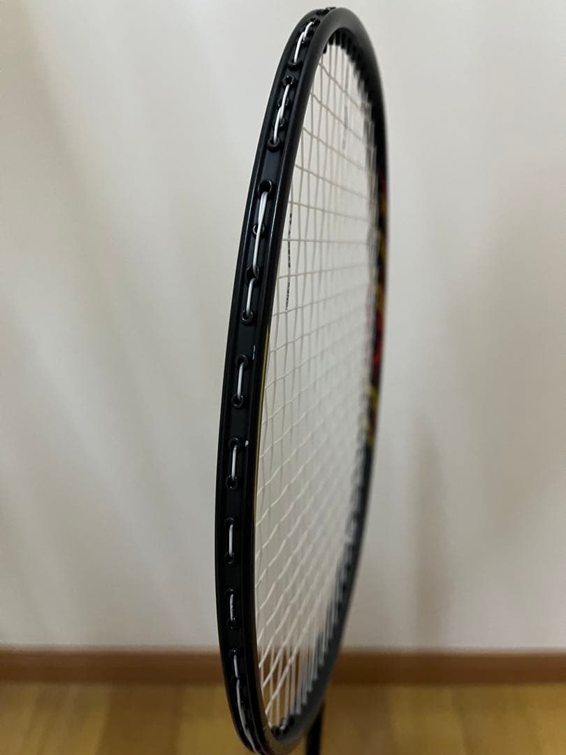 ［はるか］【美品】 YONEX ナノフレア800 4ug5