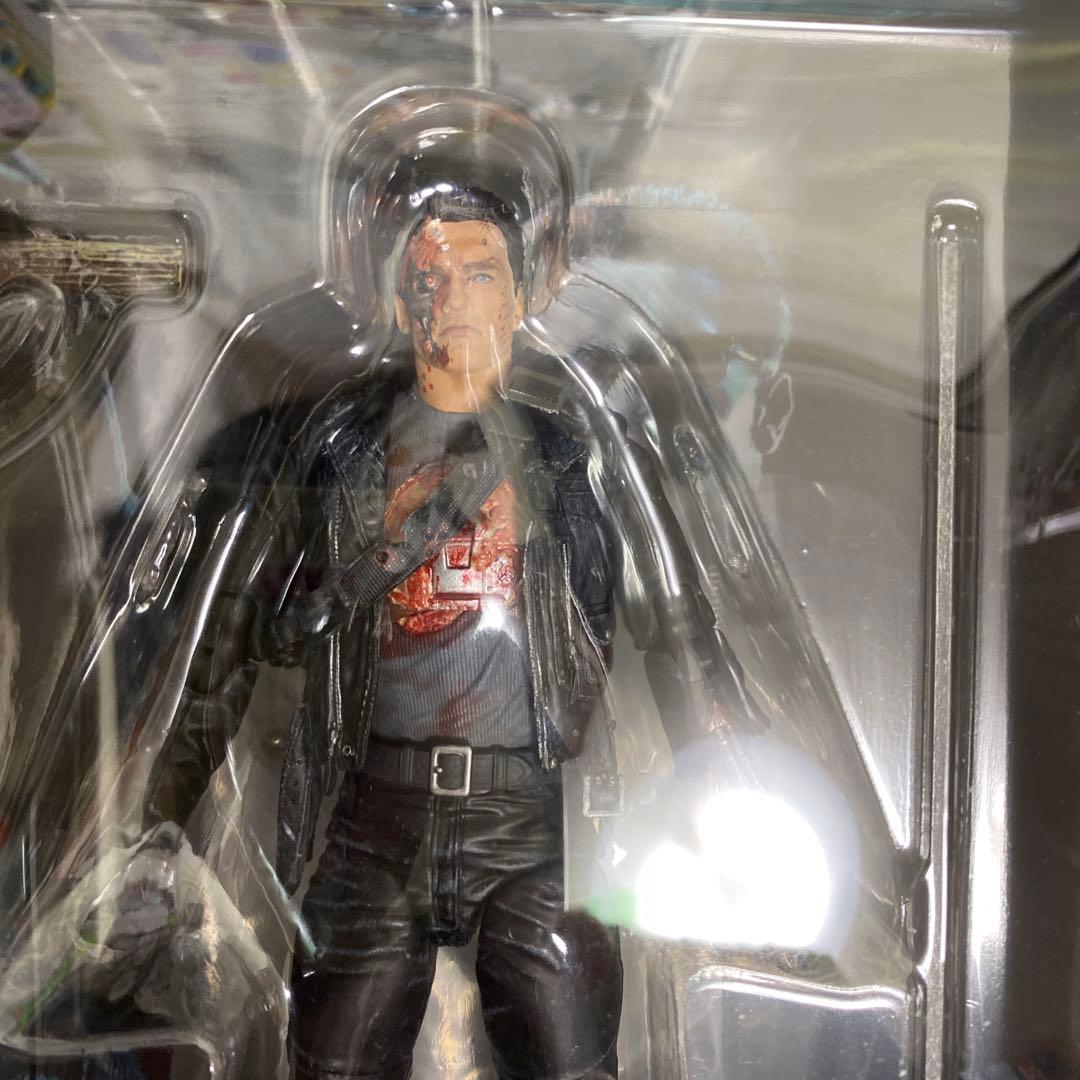 MAFEX T-800 (T2：BATTLE DAMAGE Ver.)