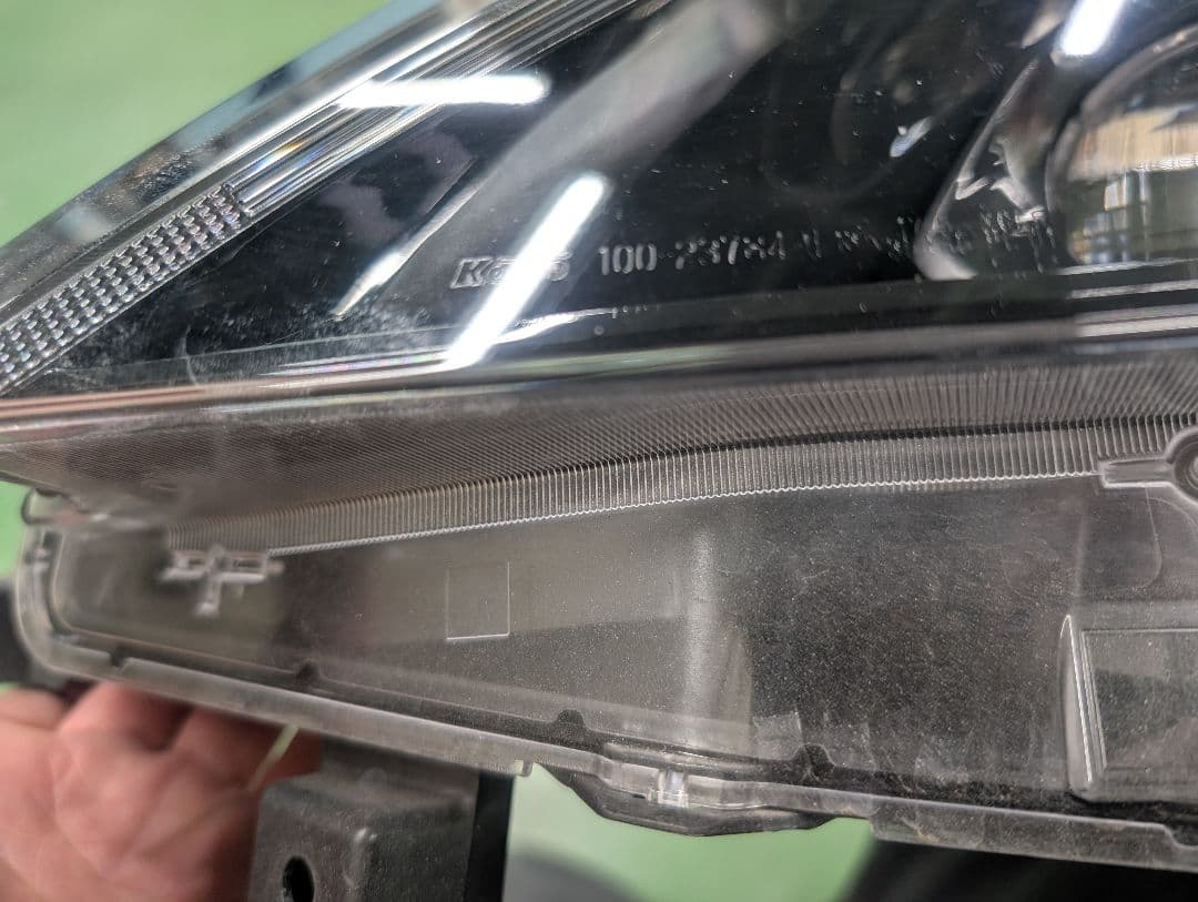 C27 セレナ　後期　左　ヘッドライト