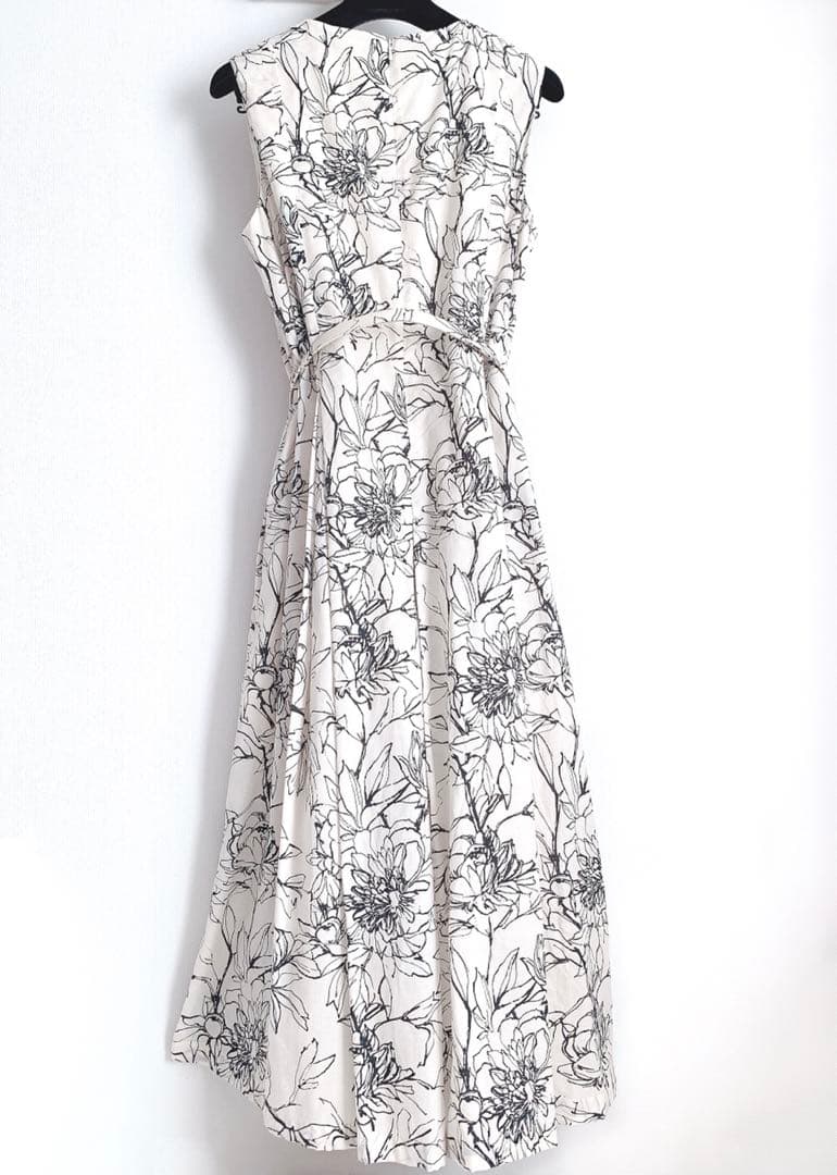 メ*モ様 【半額以下！】MaxMara STUDIO 清楚 花柄 ワンピース