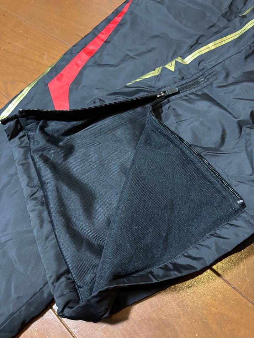 【試着のみ】ミズノ メンズ 中綿入 厚手 ウインドブレーカー上下セット L 黒赤