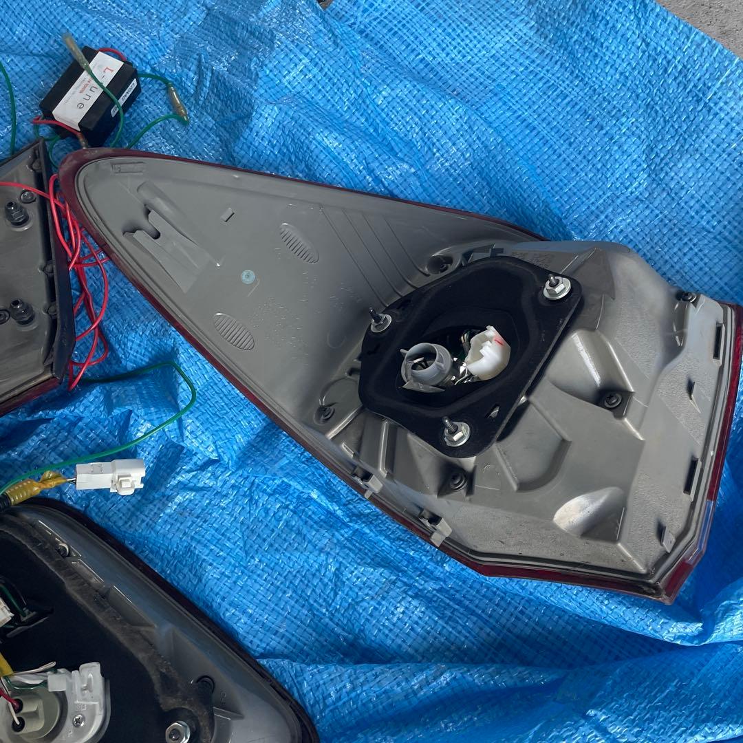 200系クラウンアスリート前期　純正テールランプ　4灯化キット付き