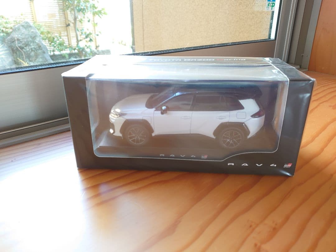 ☆【割引】新型RAV4　GRスポーツ　ブラック×ホワイト　カラーサンプル