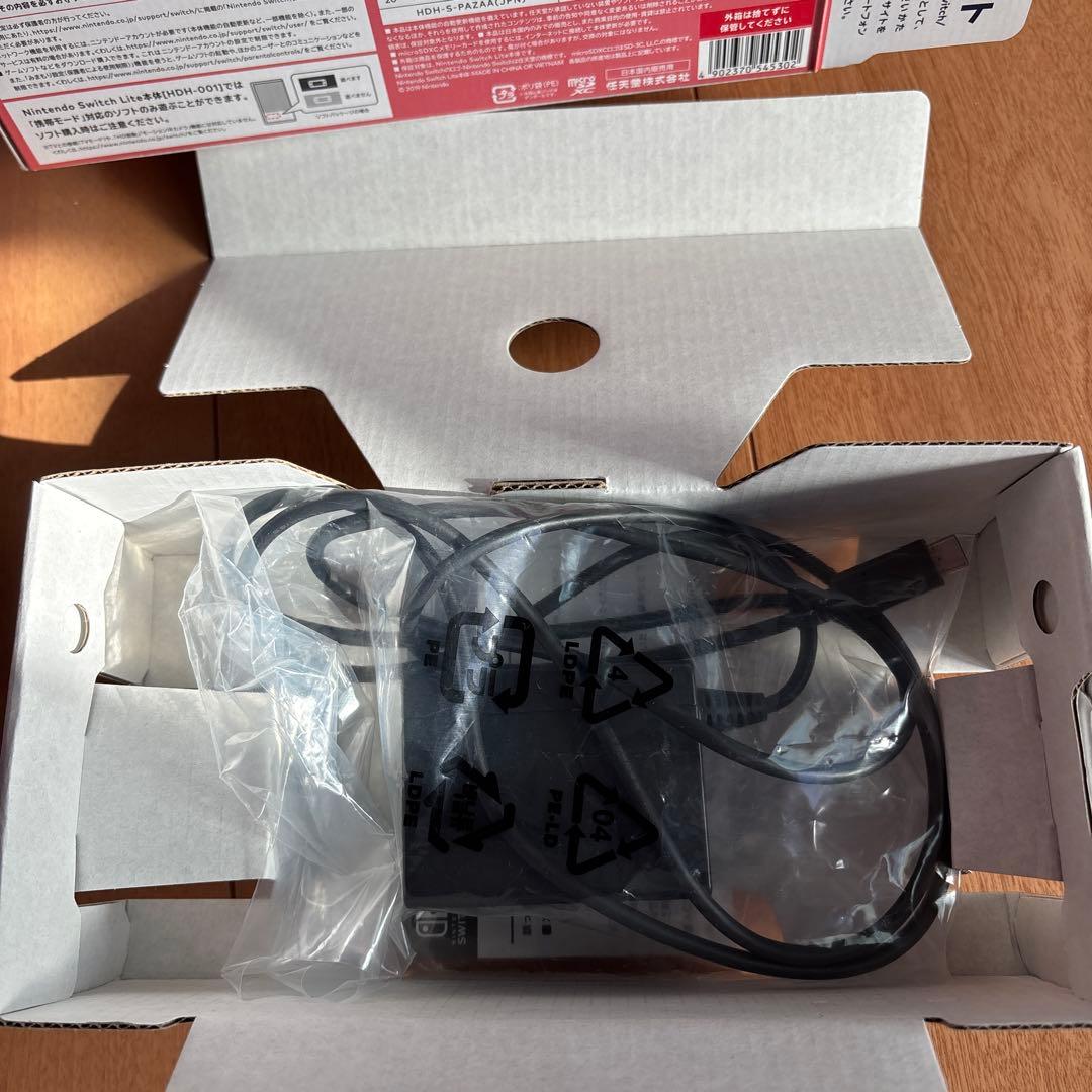 Nintendo Switch Lite コーラル 本体