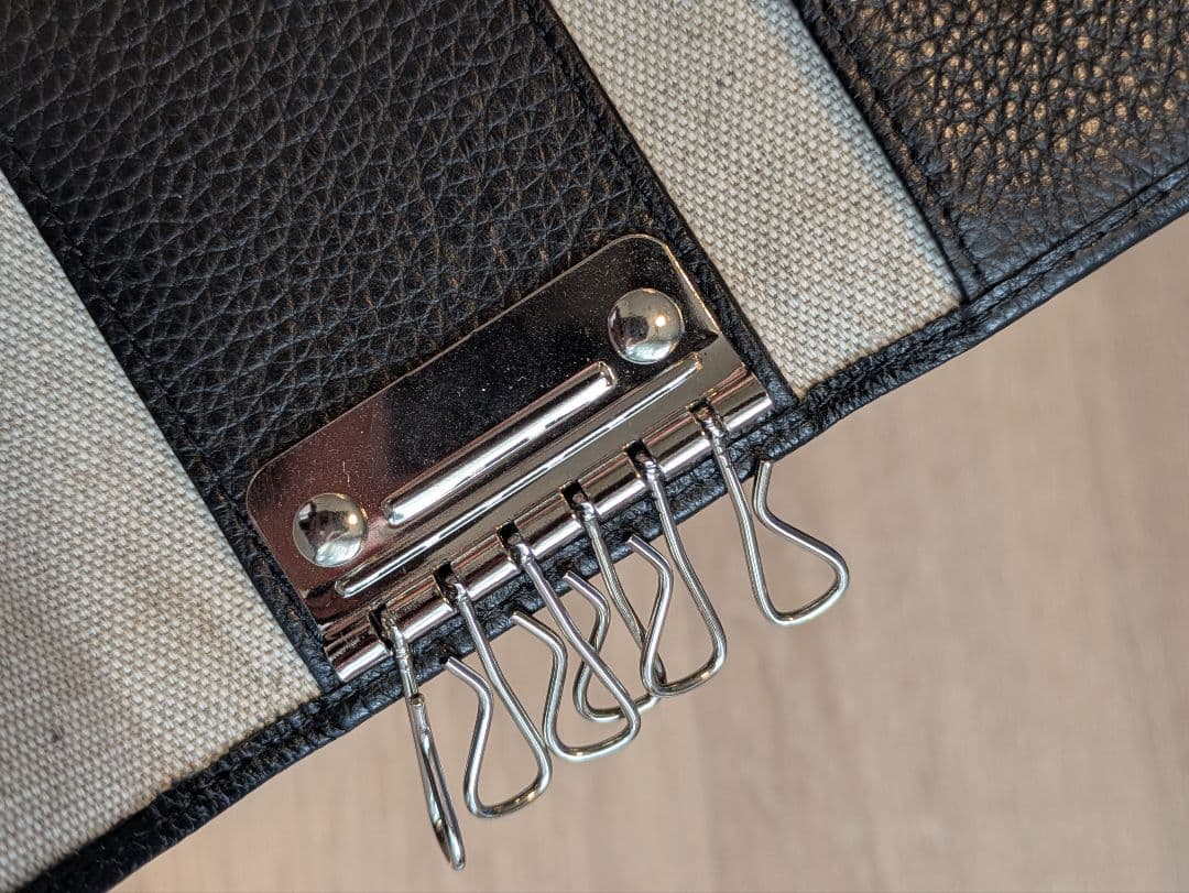 ジミーチュウ　スタースタッズ レザー キーケース