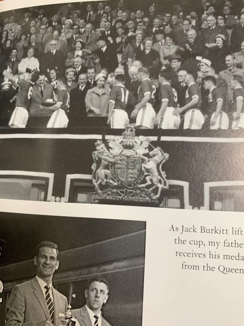 受賞に輝く伝記＂My Father and Other Working……