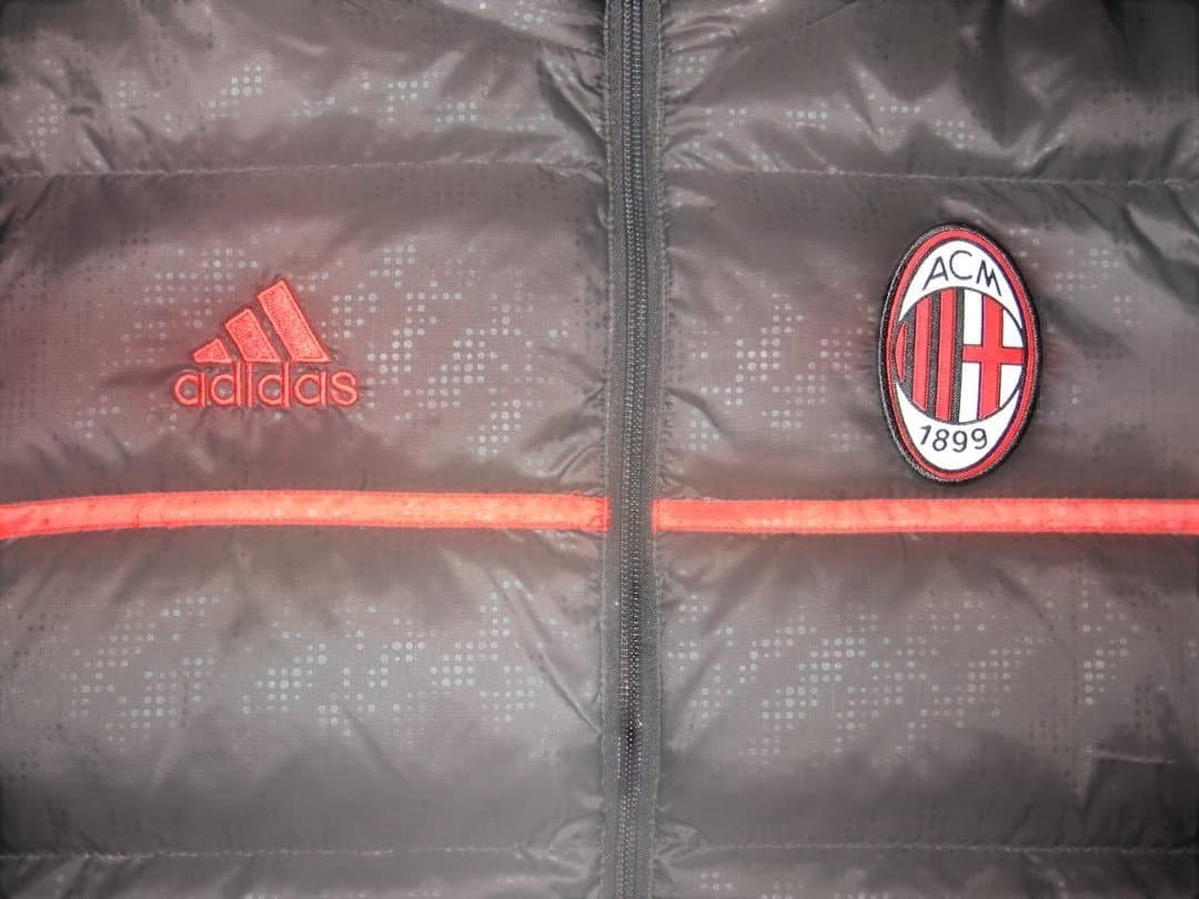 アディダス・ＡＣミラン・ダウンＪＫＴ・Ｍサイズ・かなり美品