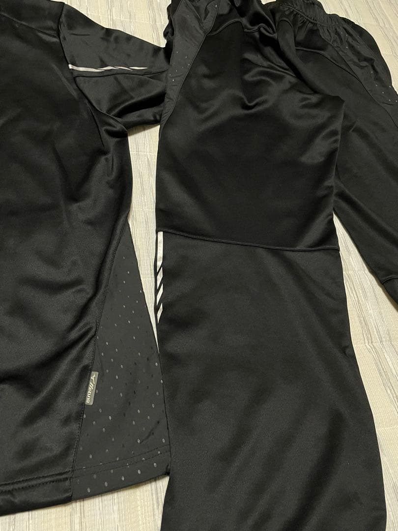 Mizunoジャージセット ブラック/レッド　トレーニング