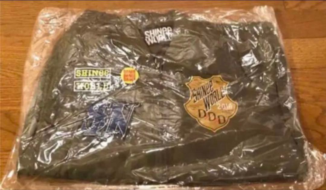 【新品・未開封】SHINee ブルゾン Lサイズ ※オマケ付き