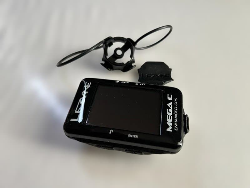 サイクルコンピューター & 取り付け金具 & ライト