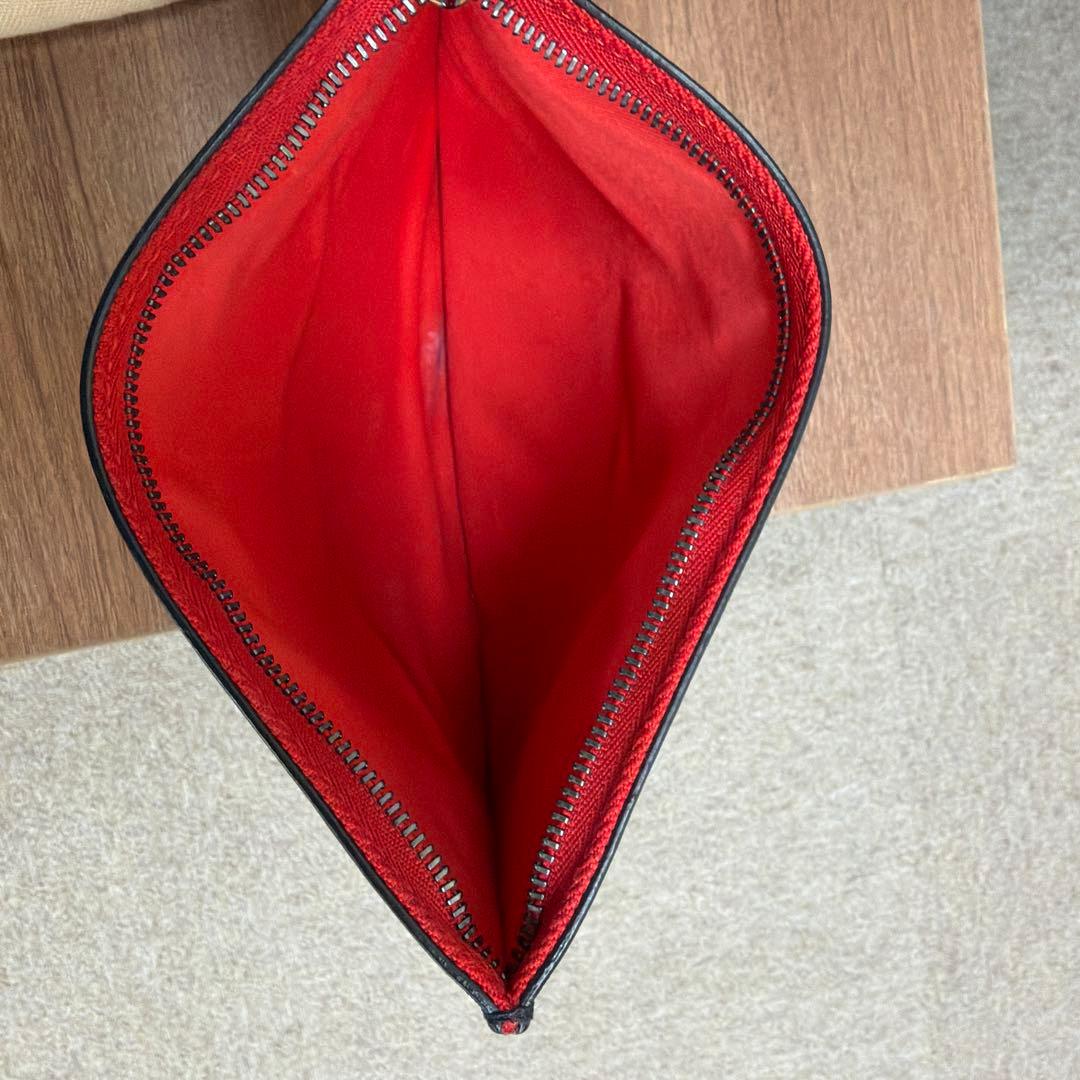 スタッズ付き黒レザートートバッグ