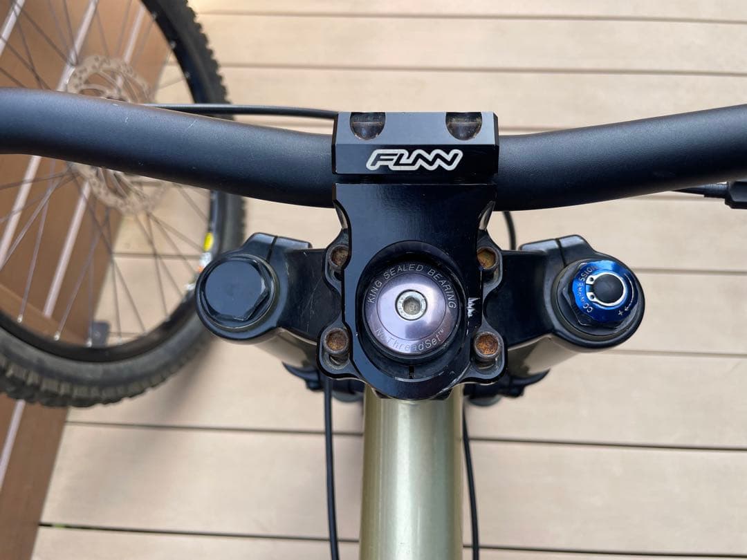 自転車本体 SANTA CRUZ BULLET