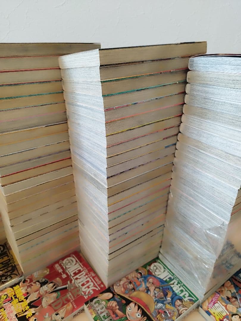 ワンピースONE PIECE　　 1巻〜114巻　 全巻セット+公式ガイド本4冊