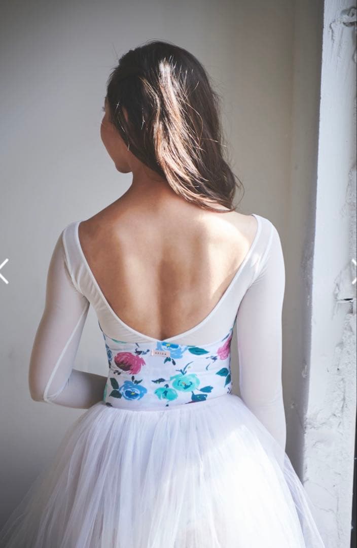 美品　stina スティナ　バレエ　レオタード　Mサイズ