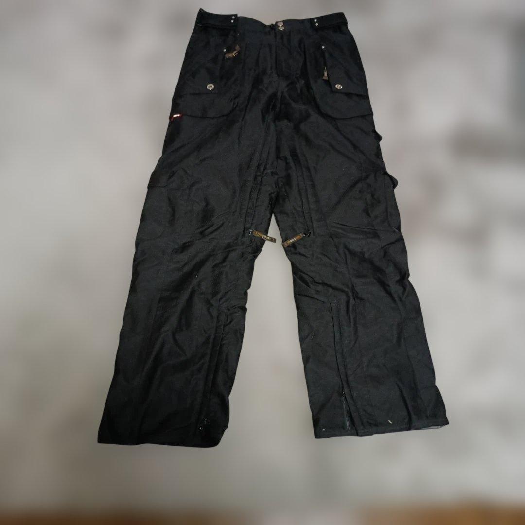 スノーボードウェアセット（ホワイトジャケット・ブラックパンツ）