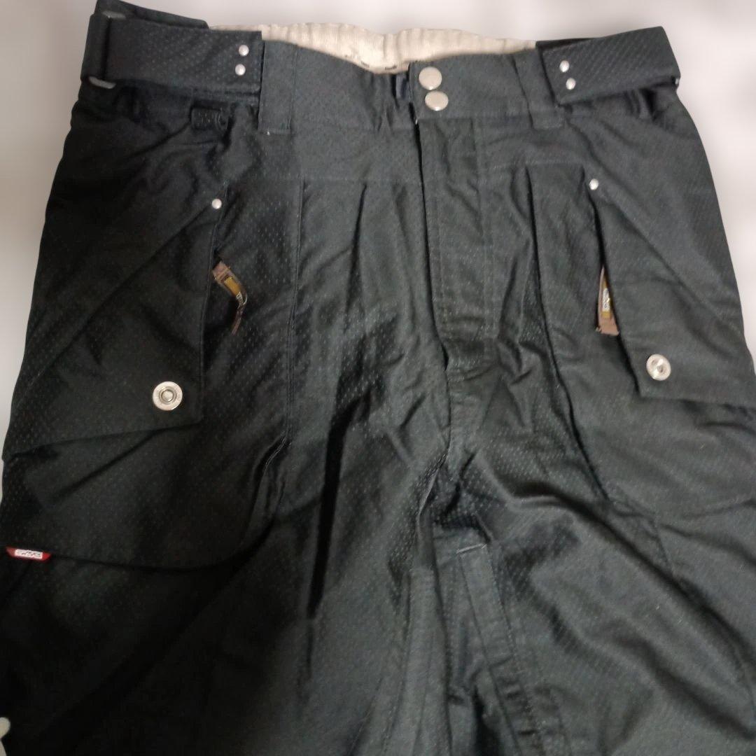 スノーボードウェアセット（ホワイトジャケット・ブラックパンツ）