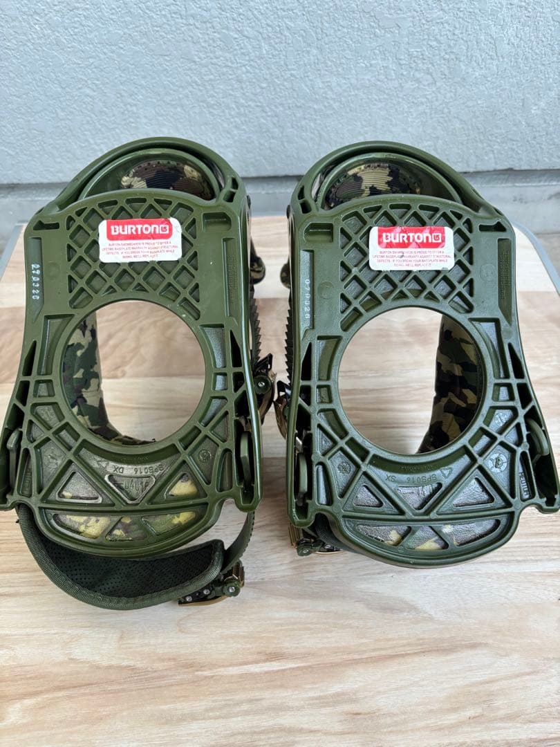 【超美品1回のみ使用】Burton Doom バインディング M カモフラ　迷彩