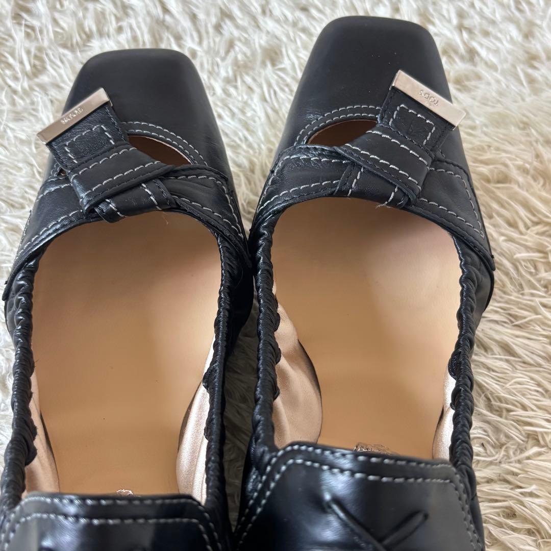 美品　トッズ　スクエアトゥ　レザー　黒　フラットシューズ　パンプス　コンパクト