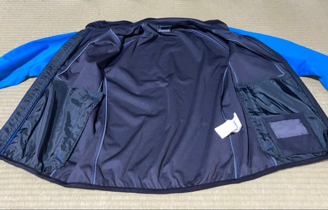 新品 オンヨネ　ミッドウェアジャケット サイズL