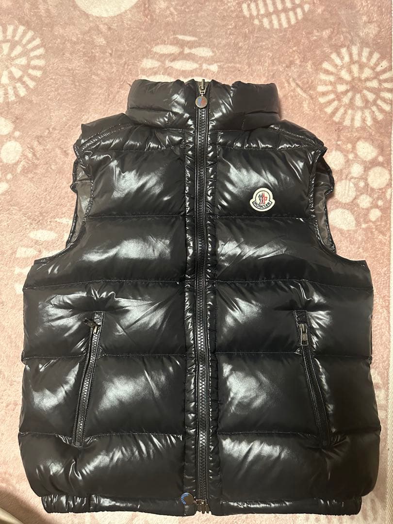 モンクレール フード付きダウンベスト BORMES男性 アウター ベストダウン