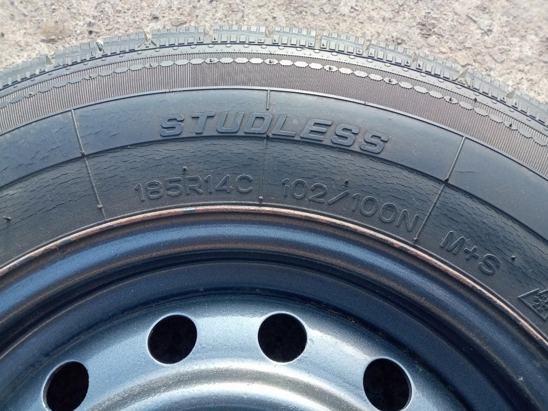 スタッドレスタイヤ ナンカン185 R 14 C4本セット中古