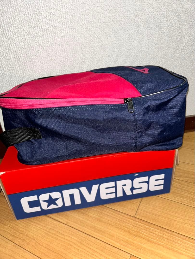 ヨネックスバドミントンシューズ　バック付き