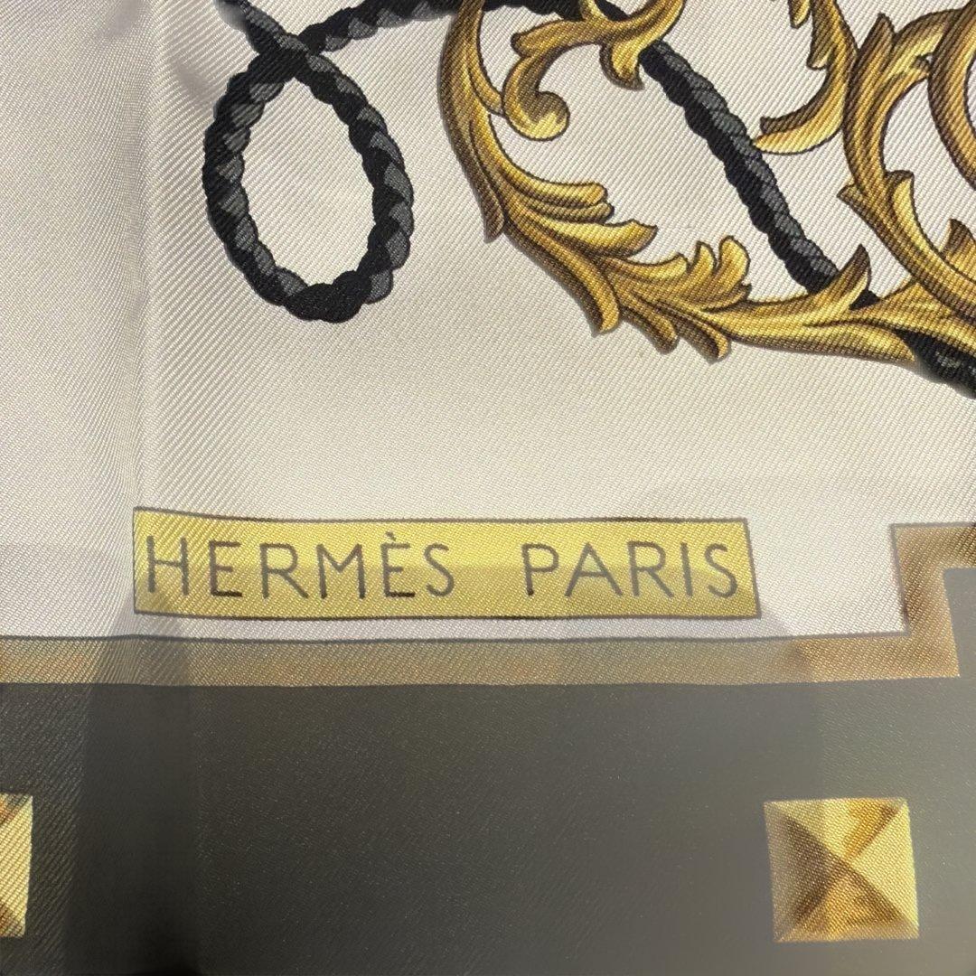 HERMÈS 鍵デザイン スカーフ 100%シルク