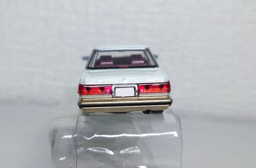 トミカリミテッドヴィンテージ ネオ トヨタ・クラウンハードトップ　加工品