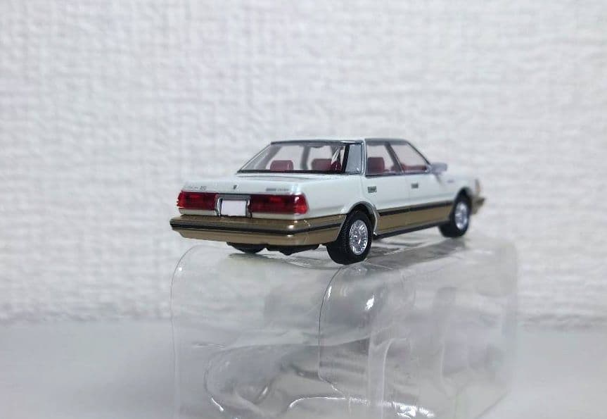 トミカリミテッドヴィンテージ ネオ トヨタ・クラウンハードトップ　加工品