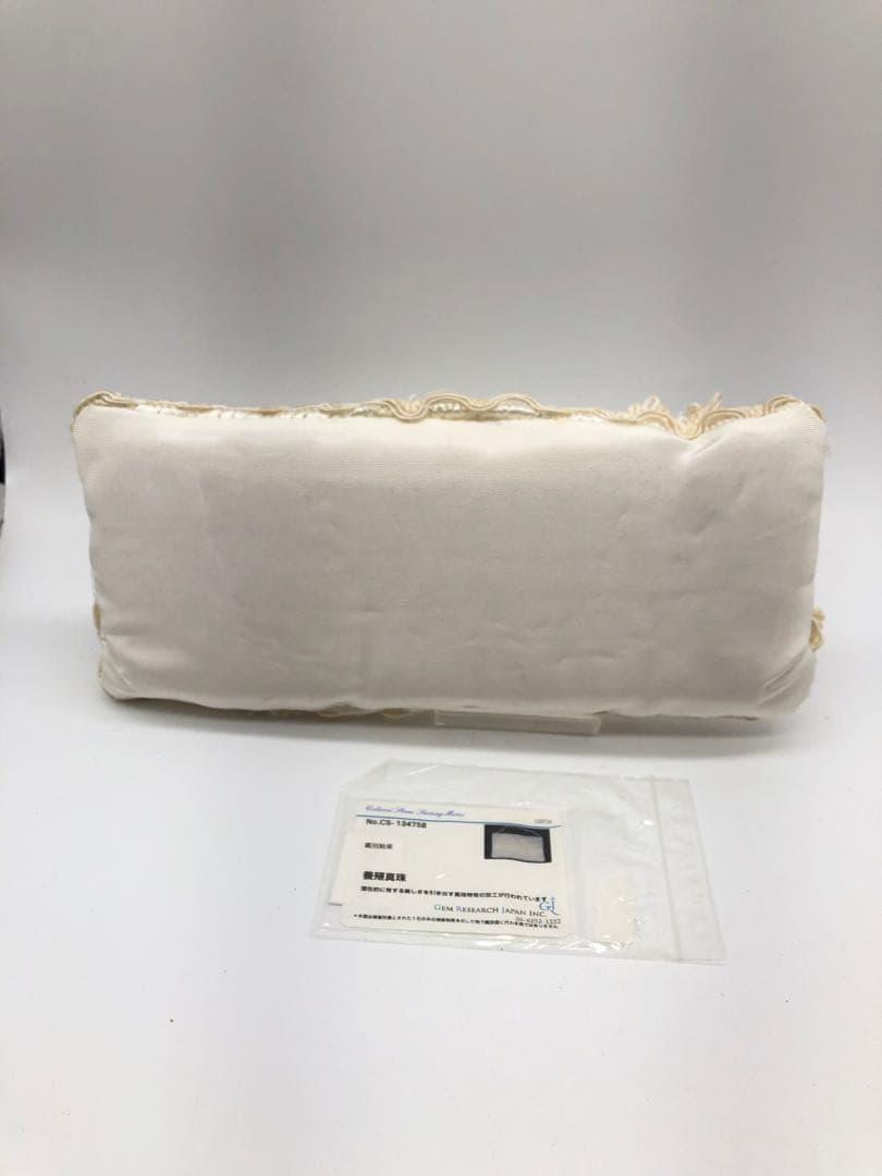 アイボリー パール調ビーズ クラッチバッグ レディース　パーティーバッグ