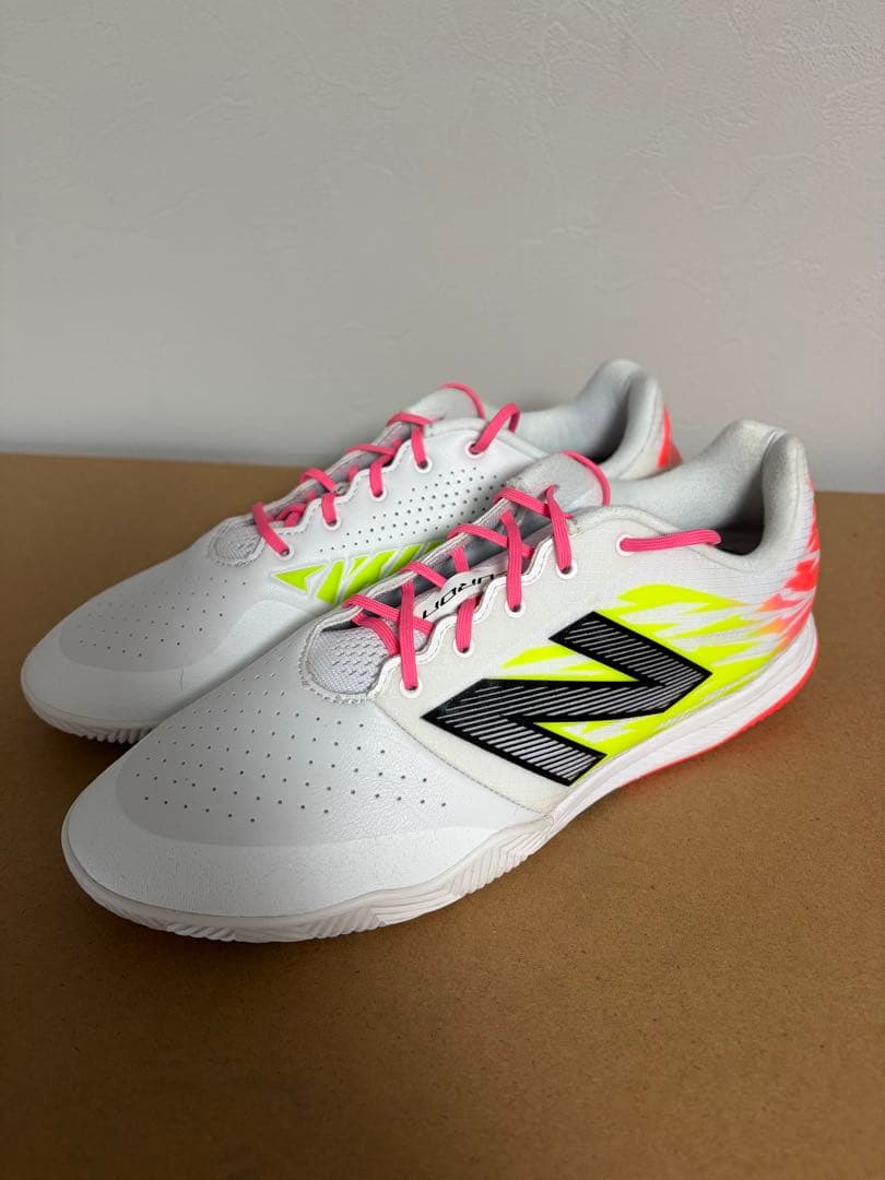 海外限定New Balance FURON iN V8