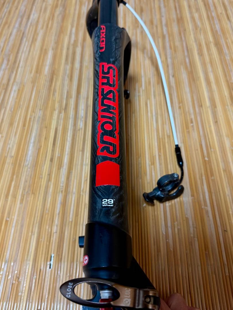 SR SUNTOUR AION 29インチ サスペンションフォーク