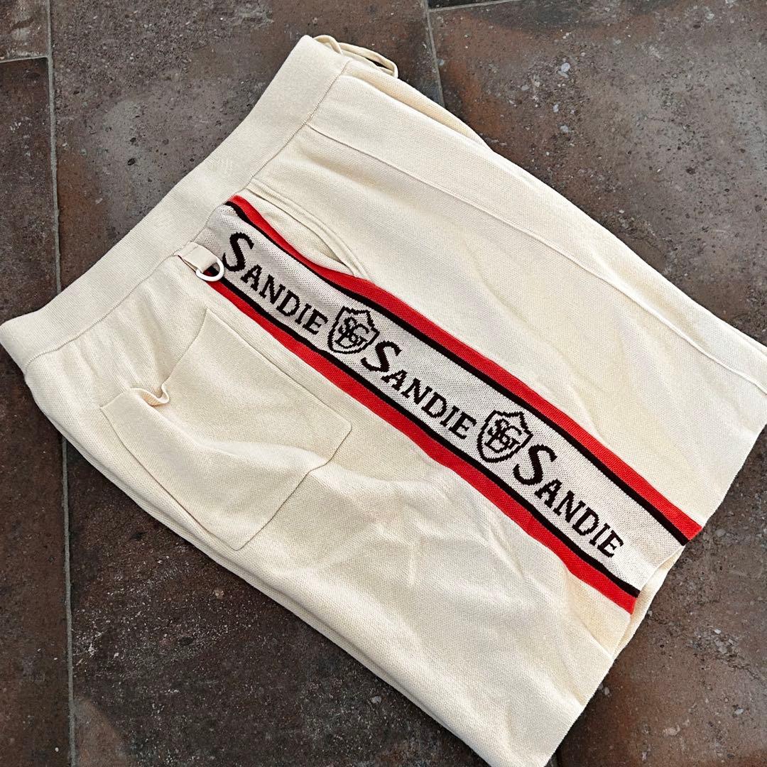 Sandie セットアップ　ロゴジャガードモックネックニット　ショートパンツ