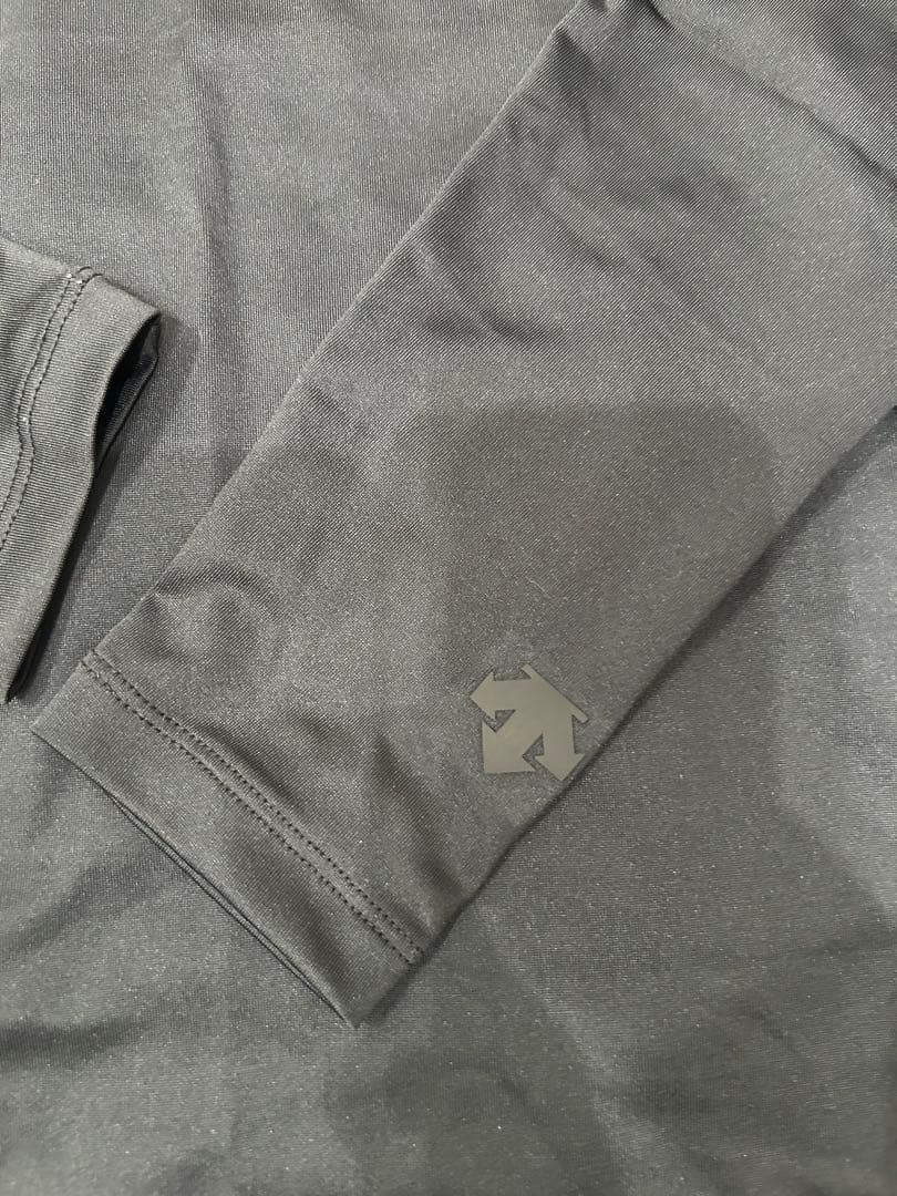 デサントゴルフ　ストレッチ天竺インナーシャツ【UVケア】　Mサイズ ブラック