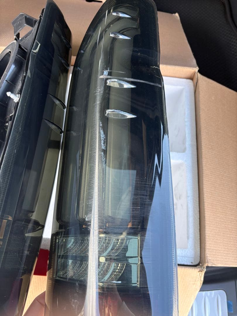 特価ハイエース テールランプ ヴァレンティ ジュエルLEDテールランプREVO