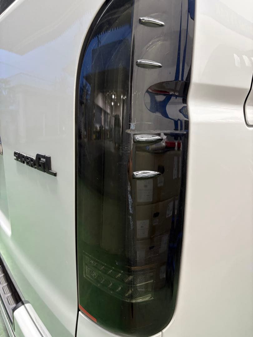 特価ハイエース テールランプ ヴァレンティ ジュエルLEDテールランプREVO